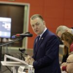 05.03.2022. Chęciny. I Puchar Polski Kadetów w zapasach. Na zdjęciu: Robert Jaworski - burmistrz Chęcin / Jarosław Kubalski / Radio Kielce