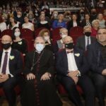 05.03.2022. Opatów. Koncert „Solidarni z Ukrainą”. Na zdjęciu (od lewej): Piotr Wawrzyk - wiceminister spraw zagranicznych, Krzysztof Nitkiewicz - biskup sandomierski, Tomasz Staniek - starosta opatowski, Janusz Knap-  prezes Radia Kielce / Jarosław Kubalski / Radio Kielce