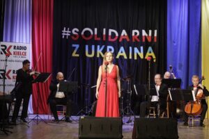 05.03.2022. Opatów. Koncert „Solidarni z Ukrainą”. Na zdjęciu: Sylwia Gorajek / Jarosław Kubalski / Radio Kielce