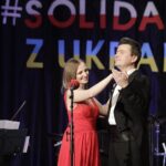 05.03.2022. Opatów. Koncert „Solidarni z Ukrainą”. Na zdjęciu: Sylwia Gorajek i Łukasz Gaj / Jarosław Kubalski / Radio Kielce