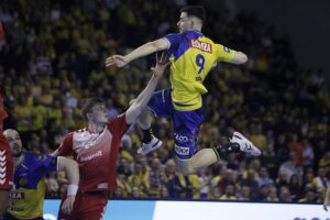 09.03.2022 Kielce. Mecz Ligi Mistrzów: Łomża Vive Kielce - Dynamo Bukareszt. Rzuca Szymon Sićko / Jarosław Kubalski / Radio Kielce