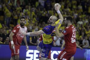 09.03.2022 Kielce. Mecz Ligi Mistrzów: Łomża Vive Kielce - Dynamo Bukareszt. Artsem Karalek / Jarosław Kubalski / Radio Kielce