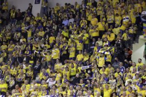 09.03.2022 Kielce. Mecz Ligi Mistrzów: Łomża Vive Kielce - Dynamo Bukareszt. Kibice / Jarosław Kubalski / Radio Kielce