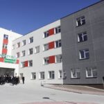 10.03.2022 Czerwona Góra. Wojewódzki Szpital Specjalistyczny. Otwarcie nowego pawilonu / Jarosław Kubalski / Radio Kielce
