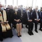 10.03.2022 Czerwona Góra. Wojewódzki Szpital Specjalistyczny. Otwarcie nowego pawilonu. Na zdjęciu od lewej: biskup Jan Piotrowski, ks. dziekan Jan Kukowski, wicemarszałek Renata Janik, senator Krzysztof Słoń, wicemarszałek Marek Bogusławski, poseł Krzysztof Lipiec i wiceprzewodniczący sejmiku województwa Henryk Milcarz / Jarosław Kubalski / Radio Kielce