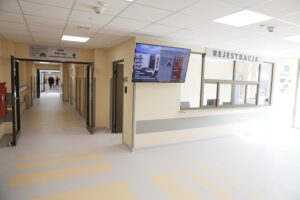 10.03.2022 Czerwona Góra. Wojewódzki Szpital Specjalistyczny. Otwarcie nowego pawilonu / Jarosław Kubalski / Radio Kielce