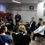 15.03.2022 Kielce. Spotkanie z radnych rodzicami w sprawie połączenia Przedszkola nr 2 ze Szkołą Podstawową nr 5 w Zespół Szkół. Na zdjęciu radni od lewej: radni Monika Słoniewska, Tadeusz Kozior, Zdzisław Łakomiec, Wiesław Koza, Kamil Suchański, Marcin Stępniewski i Katarzyna Suchańska / Jarosław Kubalski / Radio Kielce