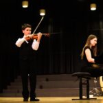 17.03.2022 Kielce. Zespół Państwowych Szkół Muzycznych im. Ludomira Różyckiego. Koncert charytatywny dla Ukrainy17.03.2022 Kielce. Zespół Państwowych Szkół Muzycznych im. Ludomira Różyckiego. Koncert charytatywny dla Ukrainy. Franciszek Idzik a przy fortepianie Anna Wielgus / Jarosław Kubalski / Radio Kielce