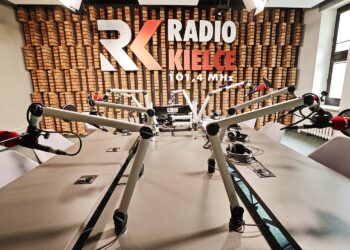 Radio Kielce. Studio. Mikrofony / Jarosław Kubalski / Radio Kielce