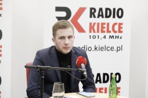 27.03.2022 Radio Kielce. Studio Polityczne. Na zdjęciu Bartosz Pyrz - Konfederacja Ruch Narodowy / Jarosław Kubalski / Radio Kielce