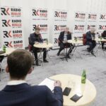 27.03.2022 Radio Kielce. Studio Polityczne. Na zdjęciu od lewej: Andrzej Kryj - poseł Prawa i Sprawiedliwości, Bartosz Pyrz - Konfederacja Ruch Narodowy, Lucjan Pietrzczyk - Platforma Obywatelska Koalicja Obywatelska, Czesław Siekierski - poseł Polskie Stronnictwo Ludowe Koalicja Polska i Filip Strząbała - Nowa Lewica / Jarosław Kubalski / Radio Kielce