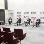 27.03.2022 Radio Kielce. Studio Polityczne. Na zdjęciu od lewej: Michał Kita - Radio Kielce, Andrzej Kryj - poseł Prawa i Sprawiedliwości, Bartosz Pyrz - Konfederacja Ruch Narodowy, Lucjan Pietrzczyk - Platforma Obywatelska Koalicja Obywatelska, Czesław Siekierski - poseł Polskie Stronnictwo Ludowe Koalicja Polska i Filip Strząbała - Nowa Lewica / Jarosław Kubalski / Radio Kielce