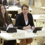 28.03.2022 Kielce. Sesja Sejmiku Województwa Świętokrzyskiego. Na zdjęciu od lewej: radne Agnieszka Buras i Magdalena Zieleń / Jarosław Kubalski / Radio Kielce