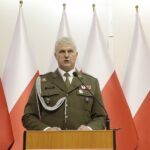 29.03.2022 Kielce. ŚUW. Wręczenie patentów oficerskich, mianowanie na wyższe stopnie wojskowe, przyznanie wyróżnień "Zasłużony dla obronności kraju", Przemawia szef Wojewódzkiego Sztabu Wojskowego w Kielcach płk Jarosław Molisak / Jarosław Kubalski / Radio Kielce