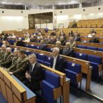 29.03.2022 Kielce. ŚUW. Wręczenie patentów oficerskich, mianowanie na wyższe stopnie wojskowe, przyznanie wyróżnień "Zasłużony dla obronności kraju" / Jarosław Kubalski / Radio Kielce