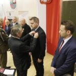29.03.2022 Kielce. ŚUW. Wręczenie patentów oficerskich, mianowanie na wyższe stopnie wojskowe, przyznanie wyróżnień "Zasłużony dla obronności kraju". Wręczenia dokonują szef WSzW płk Jarosław Molisak i wojewoda Zbigniew Koniusz / Jarosław Kubalski / Radio Kielce