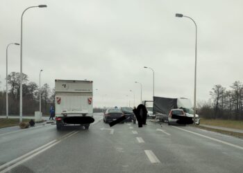 31.03.2022. Ostrowiec Świętokrzyski. Karambol / Ratownictwo Polska/Facebook