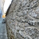 23.03.2022. Kielce. Nowe sylwetki więźniów na Murze Pamięci Ośrodka Myśli Patriotycznej i Obywatelskiej na ulicy Zamkowej / Wiktor Taszłow / Radio Kielce