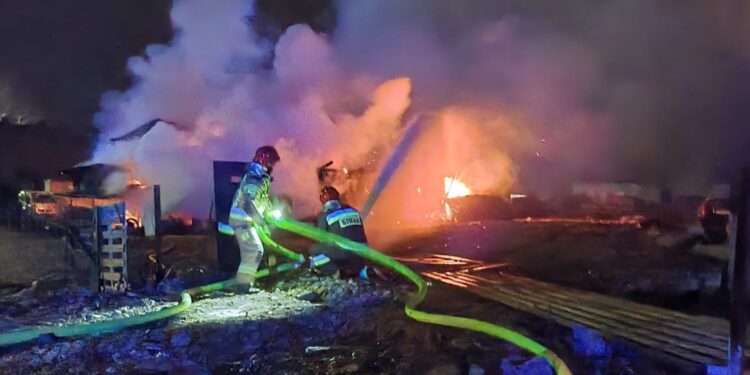 15.03.2022. Wierzbica, gmina Sobków. Pożar warsztatu / KP PSP Jędrzejów