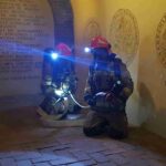 17.03.2022. Sandomierz. Ćwiczenia strażaków w podziemnej trasie turystycznej / KP PSP w Sandomierzu