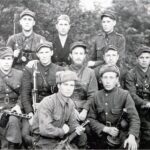 Ujawnienie oddziału AK-DSZ „Samoobrona AK” kpr. Jana Wąchały „Łazika” (prowadzi defilujący oddział),