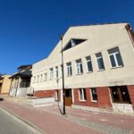 25.03.2022. Opatów. Środowiskowy Dom Samopomocy po budynku dawnej pralni / Starostwo Powiatowe w Opatowie