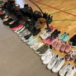 21.03.2022. Opatów. Wizytacja wojewody centralnego magazynu w LO im. Bartosza Głowackiego / Emilia Sitarska / Radio Kielce