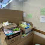 08.03.2022. Ostrowiec Św. Powiatowy Punkt Pomocy Humanitarnej przy ulicy Mickiewicza / Emilia Sitarska / Radio Kielce