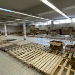 08.03.2022. Ostrowiec Św. Powiatowy Punkt Pomocy Humanitarnej przy ulicy Mickiewicza / Emilia Sitarska / Radio Kielce