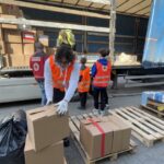 12.03.2022. Ostrowiec Św. Powiatowy Punkt Pomocy Humanitarnej - dary od szwedzkiej Polonii oraz mieszkańców miasta Helsingborg / Emilia Sitarska / Radio Kielce