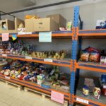 12.03.2022. Ostrowiec Św. Powiatowy Punkt Pomocy Humanitarnej - dary od szwedzkiej Polonii oraz mieszkańców miasta Helsingborg / Emilia Sitarska / Radio Kielce