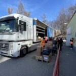 12.03.2022. Ostrowiec Św. Powiatowy Punkt Pomocy Humanitarnej - dary od szwedzkiej Polonii oraz mieszkańców miasta Helsingborg / Emilia Sitarska / Radio Kielce