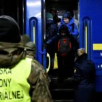 05.03.2022. Sędziszów. Żołnierze z 10. Świętokrzyskiej Brygady Obrony Terytorialnej pomagają uchodźcom z Ukrainy / ppor. Daniel Woś / 10. Świętokrzyska Brygada Obrony Terytorialnej