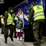 05.03.2022. Sędziszów. Żołnierze z 10. Świętokrzyskiej Brygady Obrony Terytorialnej pomagają uchodźcom z Ukrainy / ppor. Daniel Woś / 10. Świętokrzyska Brygada Obrony Terytorialnej