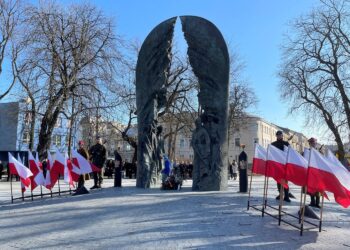 01.03.2022. Kielce. Narodowy Dzień Pamięci Żołnierzy Wyklętych. Uroczystości przed Pomnikiem Armii Krajowej / Wiktor Taszłow / Radio Kielce