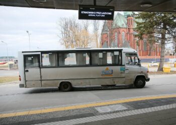 09.03.2021. Kielce. Busy na dworcu autobusowym / Wiktor Taszłow / Radio Kielce