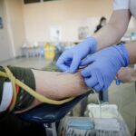 02.04.2022. Kielce. Żołnierze z 10. Świętokrzyskiej Brygady Obrony Terytorialnej oddają krew / Michał Niwicz / WOT