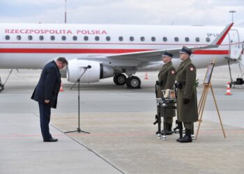 22.04.2022. Warszawa. Szef Urzędu do Spraw Kombatantów i Osób Represjonowanych Jan Józef Kasprzyk podczas uroczystości pogrzebowych śp. Karoliny Kaczorowskiej – małżonki Prezydenta II Rzeczypospolitej Polskiej na Uchodźstwie Ryszarda Kaczorowskiego / Piotr Nowak / PAP