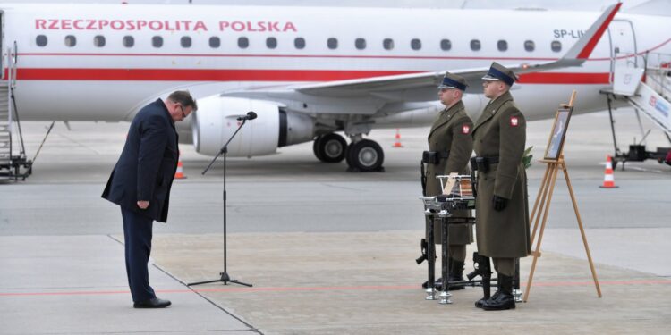 22.04.2022. Warszawa. Szef Urzędu do Spraw Kombatantów i Osób Represjonowanych Jan Józef Kasprzyk podczas uroczystości pogrzebowych śp. Karoliny Kaczorowskiej – małżonki Prezydenta II Rzeczypospolitej Polskiej na Uchodźstwie Ryszarda Kaczorowskiego / Piotr Nowak / PAP