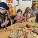 07.04.2022.  Sandomierz. Warsztaty pisanek ukraińskich / Grażyna Szlęzak-Wójcik / Radio Kielce