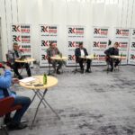 10.04.2022. Kielce. Studio Polityczne Radia Kielce. Na zdjęciu (od lewej): Radosław Podsiadły - Radio Kielce, Tomasz Pleban - PiS, Andrzej Szejna -  Nowa Lewica, Michał Skotnicki - PSL, Łukasz Wasilewski - Konfederacja Ruch Narodowy, Wiktor Pytlak - PO / Sebastian Kalwat / Radio Kielce