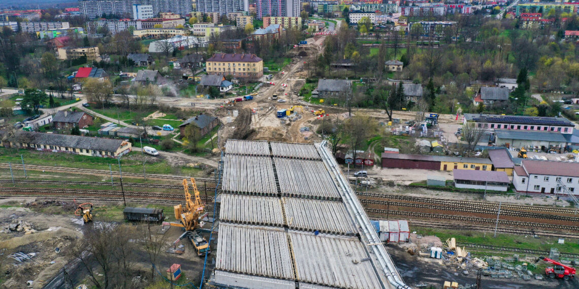 28.04.2022. Skarżysko-Kamienna. Budowa wiaduktu / Fot. Jarosław Kubalski - Radio Kielce