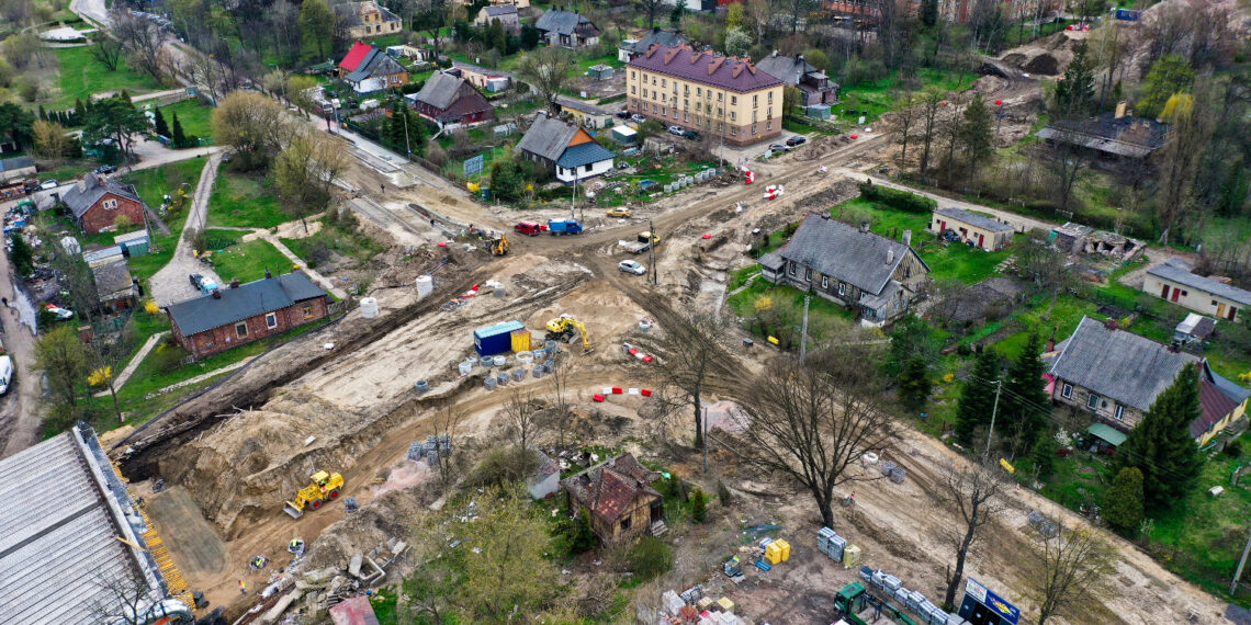 28.04.2022. Skarżysko-Kamienna. Budowa wiaduktu / Fot. Jarosław Kubalski - Radio Kielce