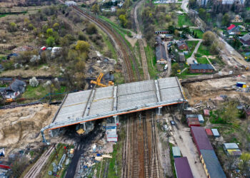28.04.2022. Skarżysko-Kamienna. Budowa wiaduktu / Fot. Jarosław Kubalski - Radio Kielce