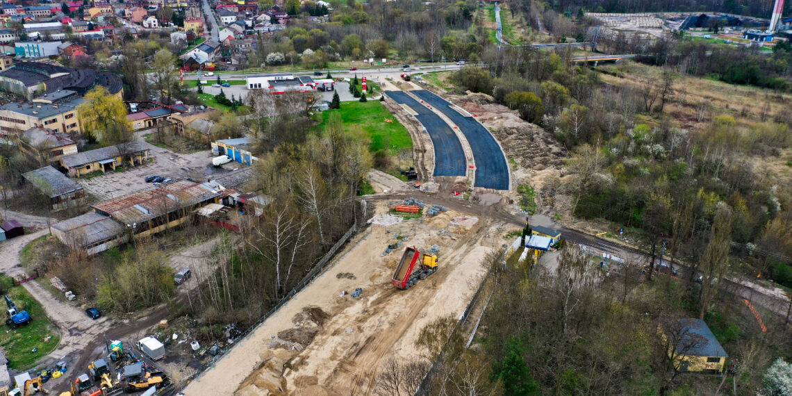 28.04.2022. Skarżysko-Kamienna. Budowa wiaduktu / Fot. Jarosław Kubalski - Radio Kielce