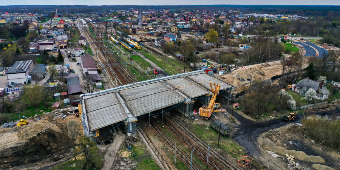 28.04.2022. Skarżysko-Kamienna. Budowa wiaduktu / Fot. Jarosław Kubalski - Radio Kielce