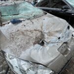 03.04.2022. Kielce. Parking przy ulicy Źródłowej. Zniszczone samochody / Wiktor Taszłow / Radio Kielce