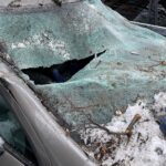 03.04.2022. Kielce. Parking przy ulicy Źródłowej. Zniszczone samochody / Wiktor Taszłow / Radio Kielce