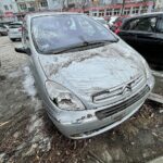 03.04.2022. Kielce. Parking przy ulicy Źródłowej. Zniszczone samochody / Wiktor Taszłow / Radio Kielce