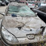 03.04.2022. Kielce. Parking przy ulicy Źródłowej. Zniszczone samochody / Wiktor Taszłow / Radio Kielce